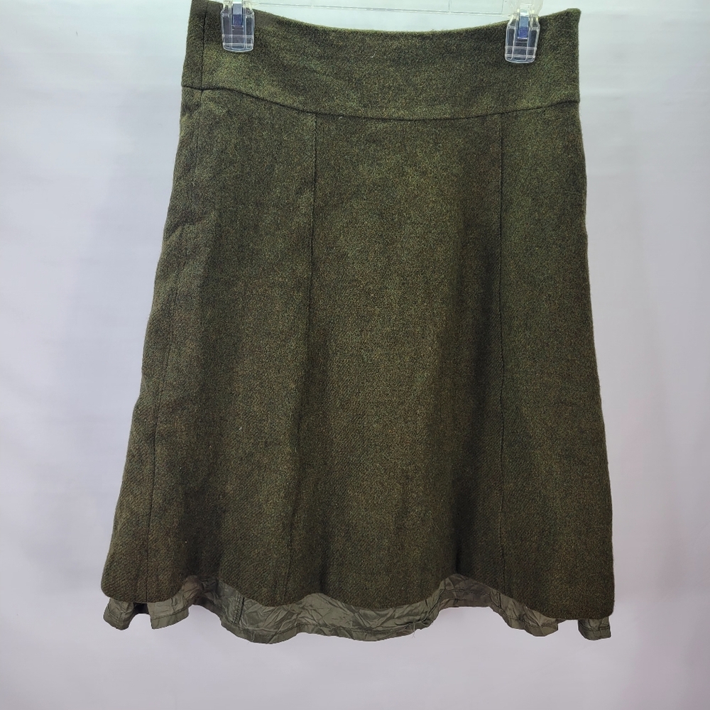 J Crew Lambs Wool Mini Skirt Green Size 4 Side Zip The hem looks shortened Lined